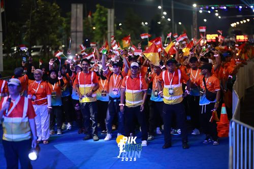 Race photo from PIK NITE RUN 2025