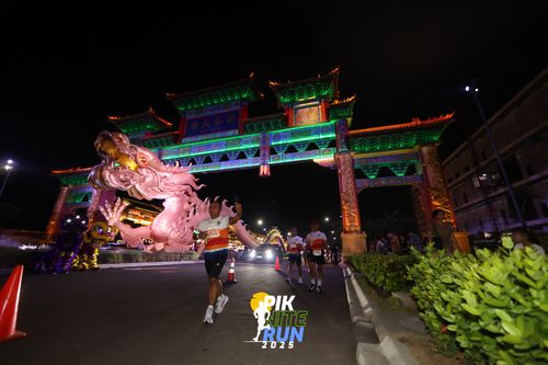 Race photo from PIK NITE RUN 2025