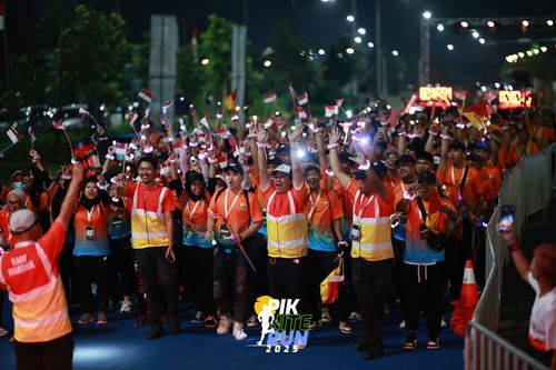 Race photo from PIK NITE RUN 2025