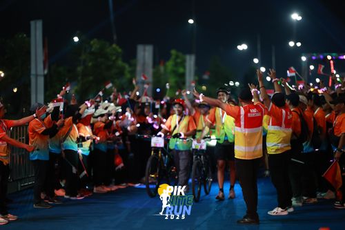 Race photo from PIK NITE RUN 2025