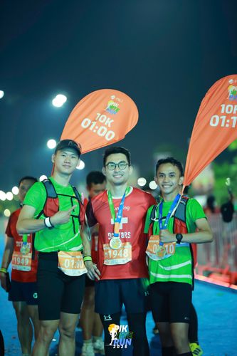 Race photo from PIK NITE RUN 2025