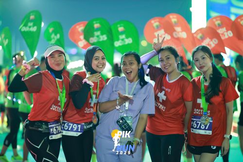 Race photo from PIK NITE RUN 2025