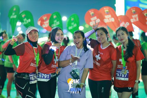 Race photo from PIK NITE RUN 2025