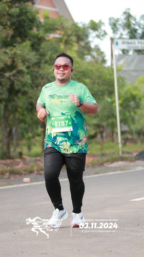 Race photo from Arutmin Borneo Run 2024