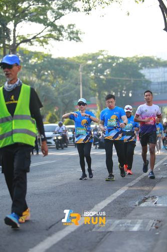 Race photo from Isoplus Run 2024 Surabaya