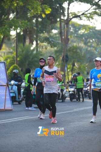 Race photo from Isoplus Run 2024 Surabaya