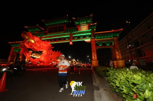 Race photo from PIK NITE RUN 2025