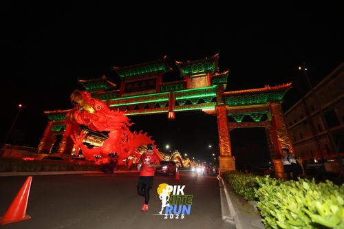 Race photo from PIK NITE RUN 2025