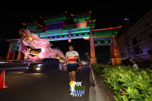 Race photo from PIK NITE RUN 2025