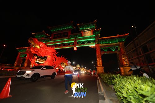 Race photo from PIK NITE RUN 2025