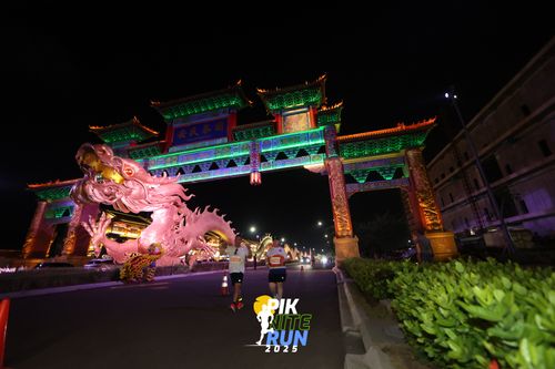 Race photo from PIK NITE RUN 2025