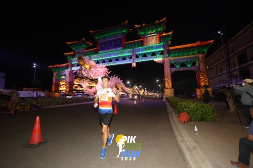 Race photo from PIK NITE RUN 2025