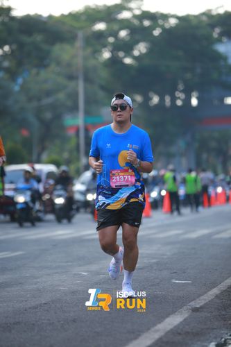 Race photo from Isoplus Run 2024 Surabaya