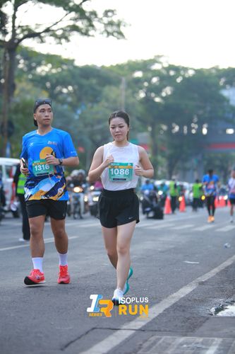Race photo from Isoplus Run 2024 Surabaya