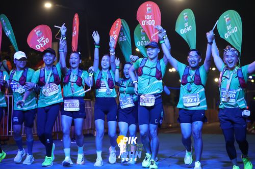 Race photo from PIK NITE RUN 2025