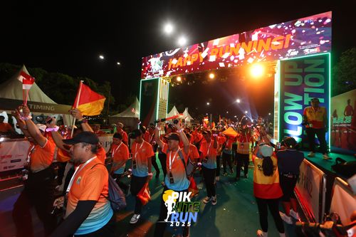Race photo from PIK NITE RUN 2025