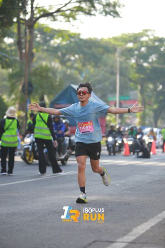 Race photo from Isoplus Run 2024 Surabaya