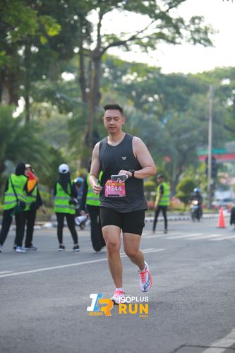Race photo from Isoplus Run 2024 Surabaya