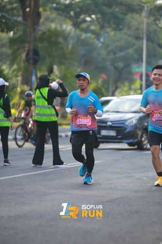 Race photo from Isoplus Run 2024 Surabaya