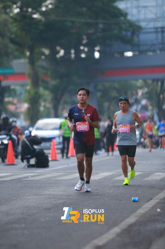 Race photo from Isoplus Run 2024 Surabaya