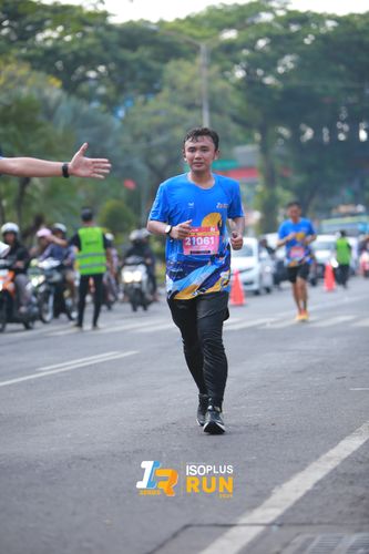 Race photo from Isoplus Run 2024 Surabaya
