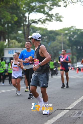 Race photo from Isoplus Run 2024 Surabaya