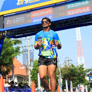 Race photo from SURABAYA ISOPLUS MARATHON 2026