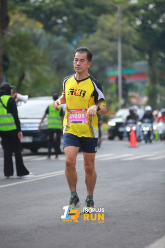 Race photo from Isoplus Run 2024 Surabaya