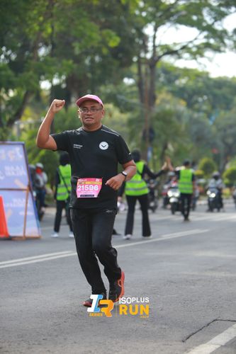 Race photo from Isoplus Run 2024 Surabaya