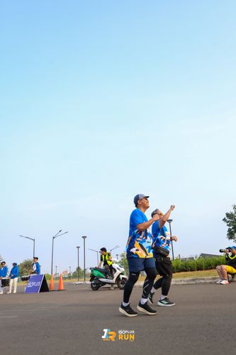 Race photo from ISOPlus Run 2024 Jakarta