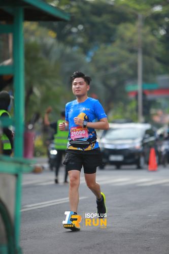 Race photo from Isoplus Run 2024 Surabaya