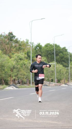 Race photo from Arutmin Borneo Run 2024