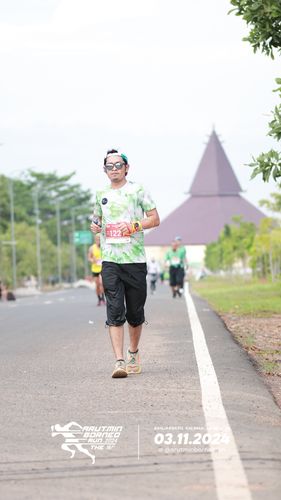 Race photo from Arutmin Borneo Run 2024