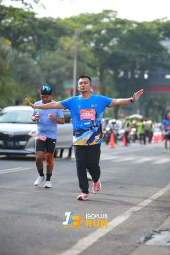 Race photo from Isoplus Run 2024 Surabaya
