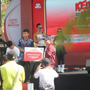 Race photo from KEDIRI HALF MARATHON 2026