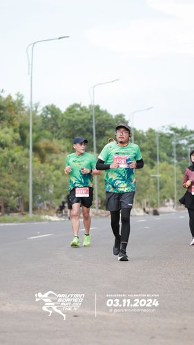 Race photo from Arutmin Borneo Run 2024