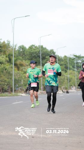 Race photo from Arutmin Borneo Run 2024