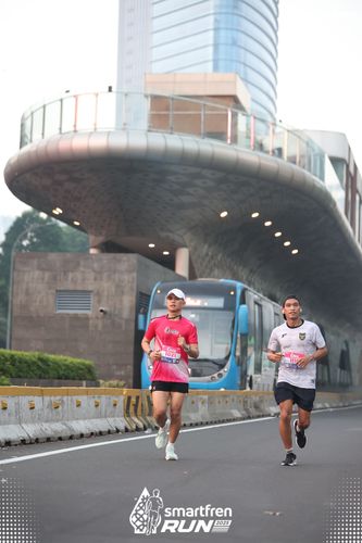 Race photo from Smartfren Run 2025 