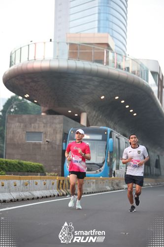 Race photo from Smartfren Run 2025 