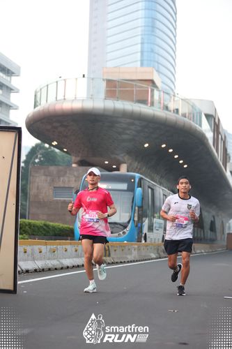 Race photo from Smartfren Run 2025 