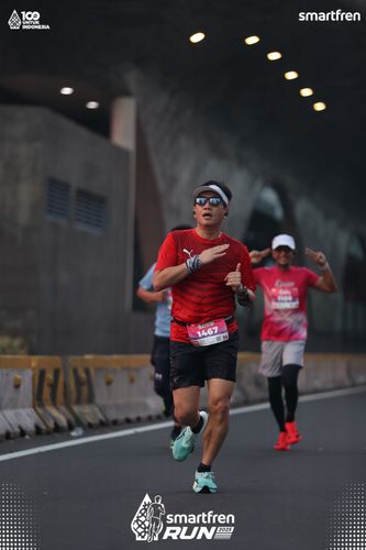 Race photo from Smartfren Run 2025 