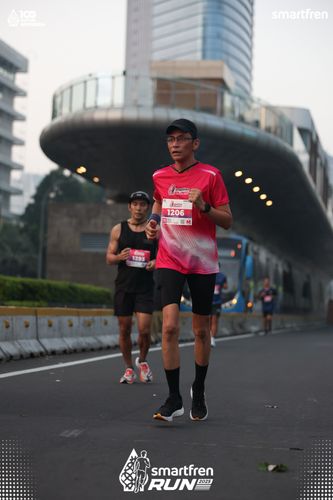 Race photo from Smartfren Run 2025 