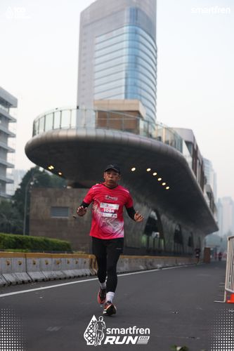 Race photo from Smartfren Run 2025 