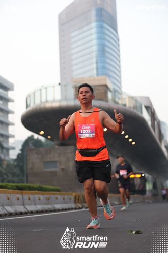 Race photo from Smartfren Run 2025 