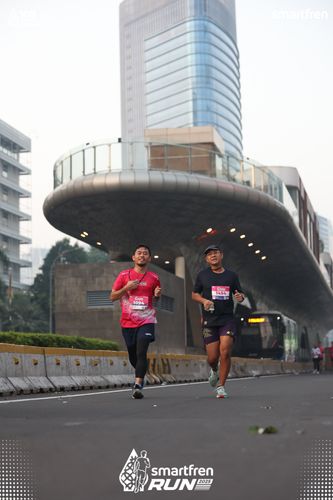Race photo from Smartfren Run 2025 