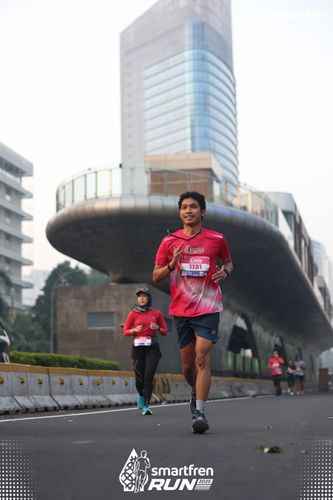 Race photo from Smartfren Run 2025 