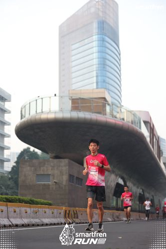Race photo from Smartfren Run 2025 