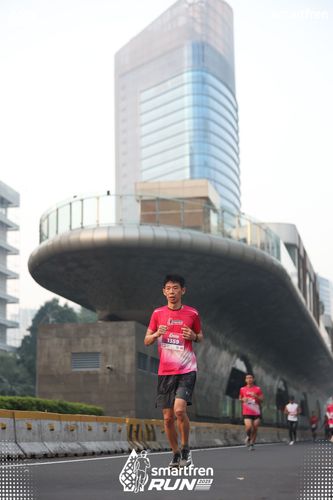 Race photo from Smartfren Run 2025 