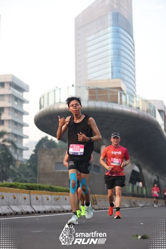 Race photo from Smartfren Run 2025 