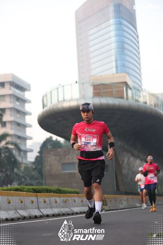 Race photo from Smartfren Run 2025 